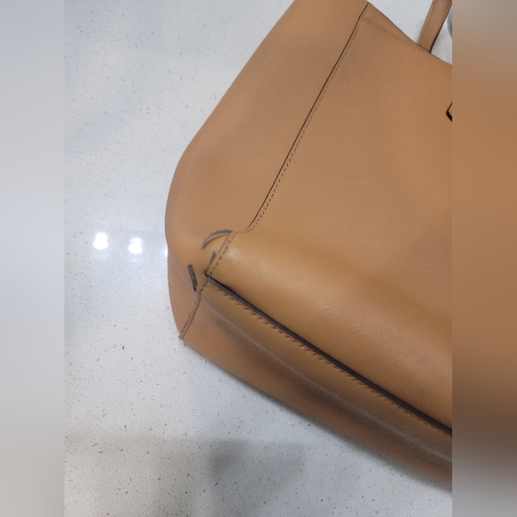 Tory Burch Robinson Bag - Picture 11 of 12